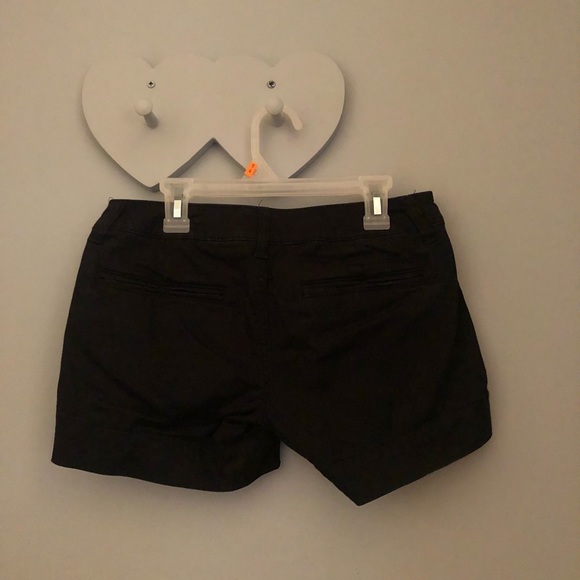 ❌ SOLD ❌ American Eagle Twill Midi Shorts - Picture 3 of 3